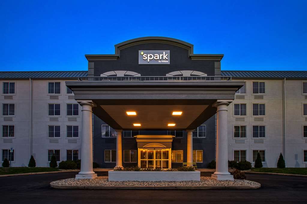 Spark by Hilton Walker Grand Rapids North — 3