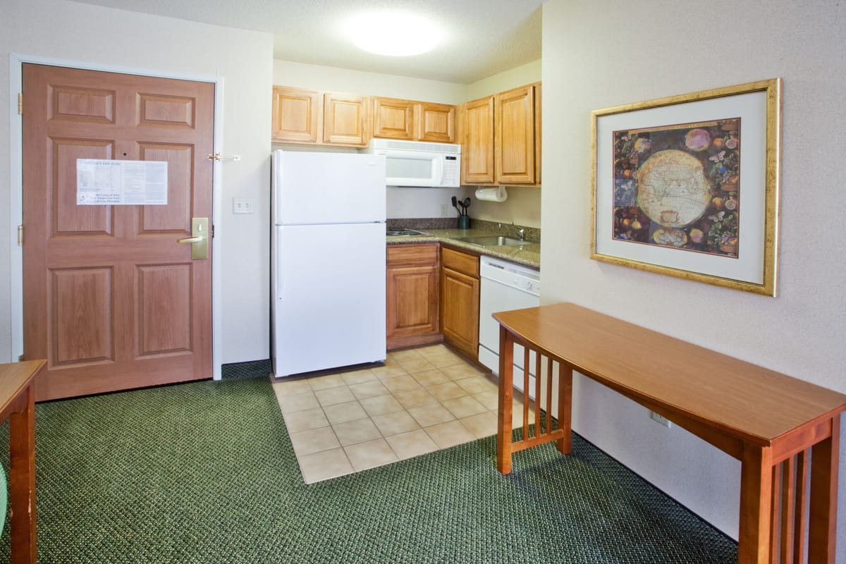 Staybridge Suites Grand Rapids - Airport by IHG — 4