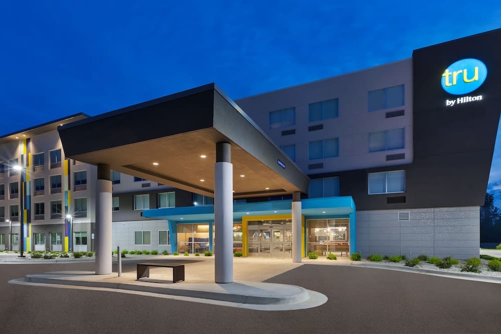 Tru by Hilton Comstock Park Grand Rapids — 1