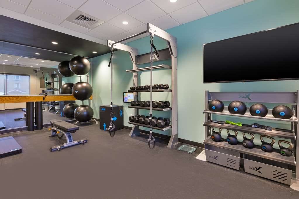 Tru by Hilton Comstock Park Grand Rapids — 5