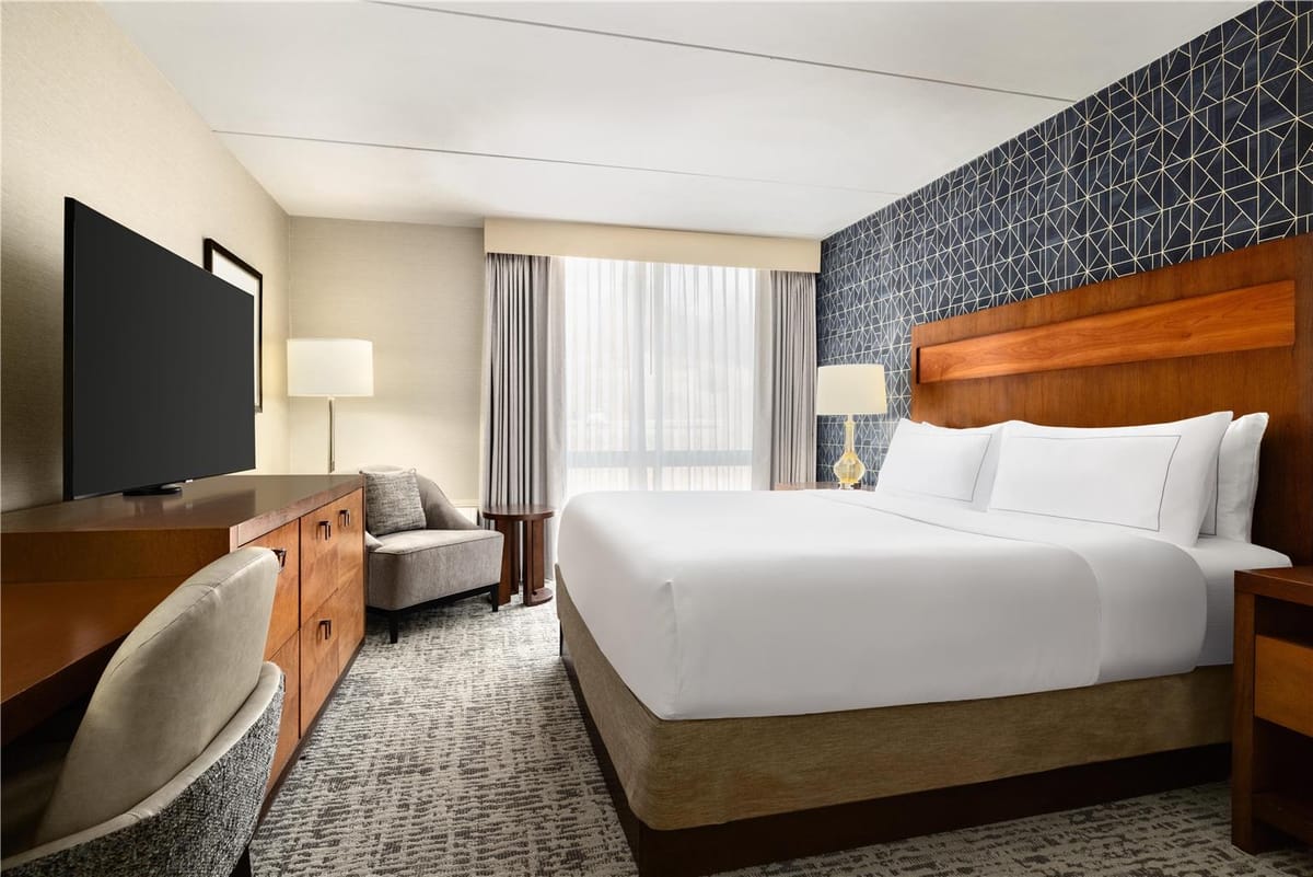 DoubleTree by Hilton Hotel Pittsburgh - Green Tree — 4