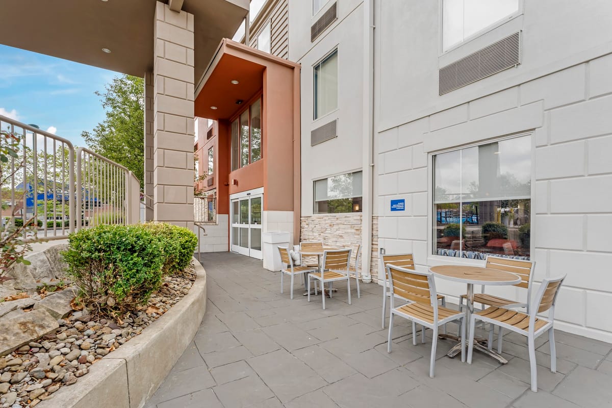 Holiday Inn Express Pittsburgh E - Waterfront Dr by IHG — 1