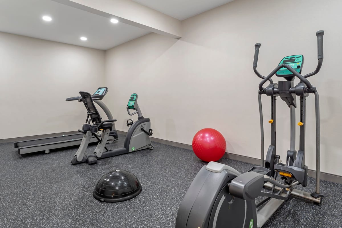 Holiday Inn Express Pittsburgh E - Waterfront Dr by IHG — 4