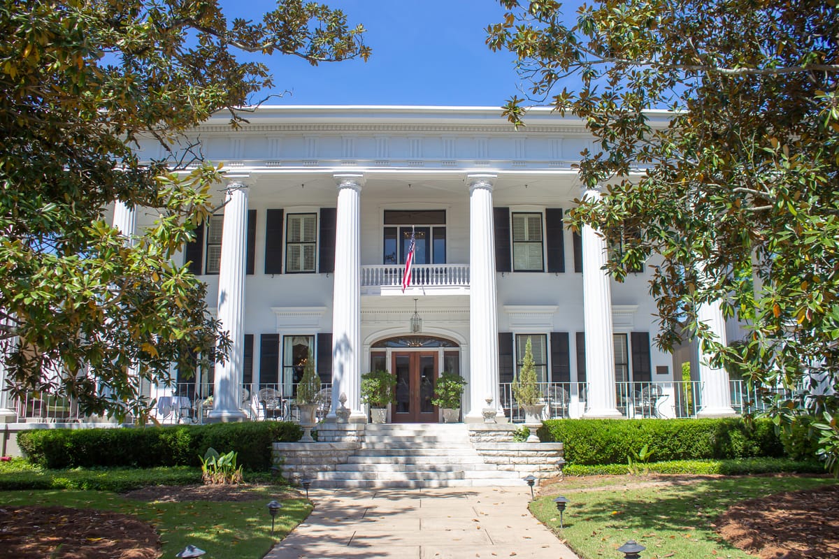 1842 Inn — 2