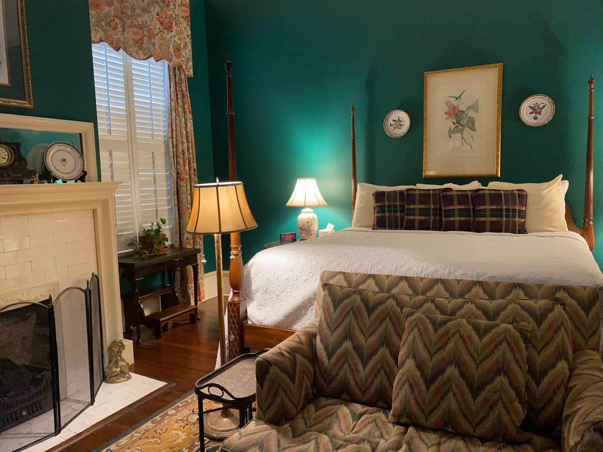 1842 Inn — 3