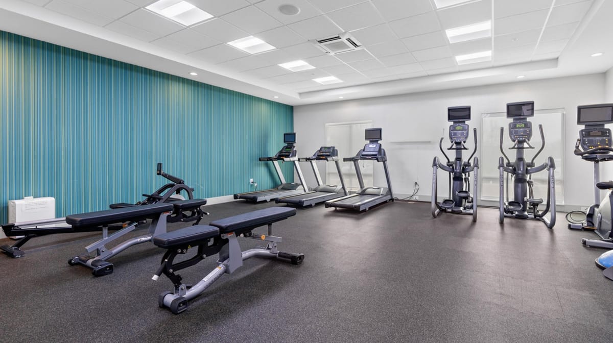 Holiday Inn Express & Suites Macon North by IHG — 4