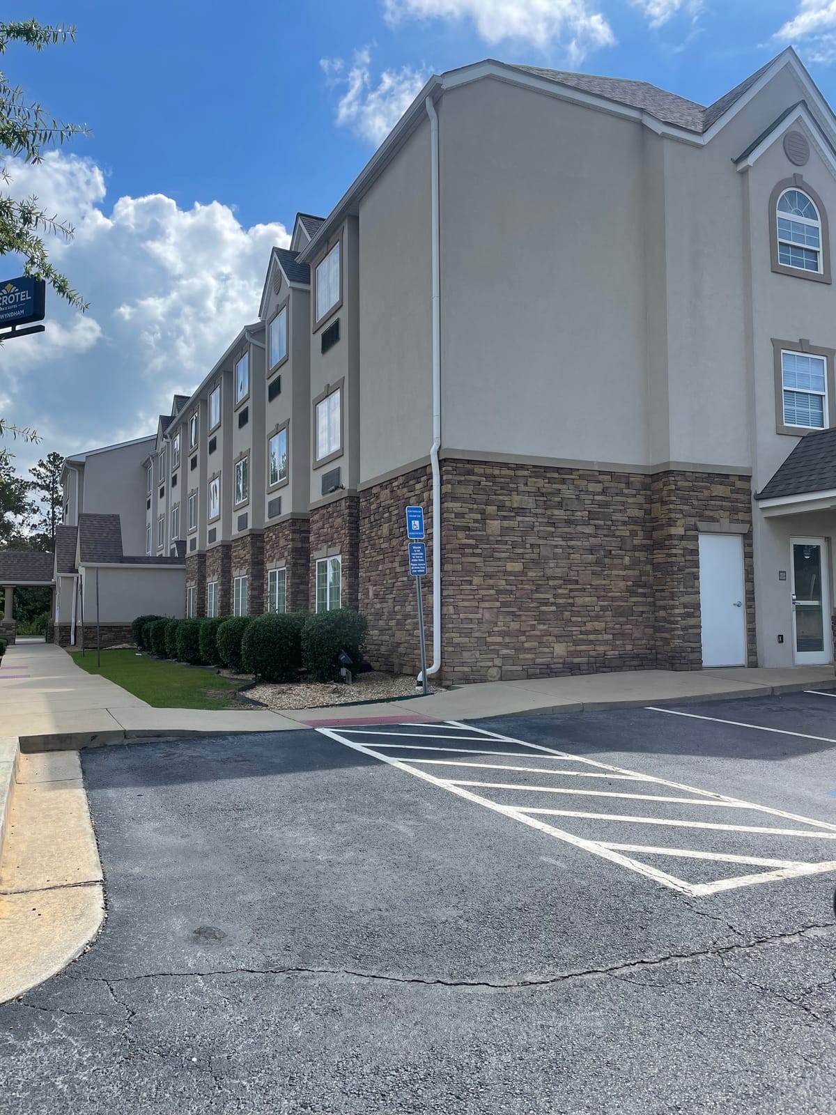 Microtel Inn & Suites by Wyndham Macon — 2