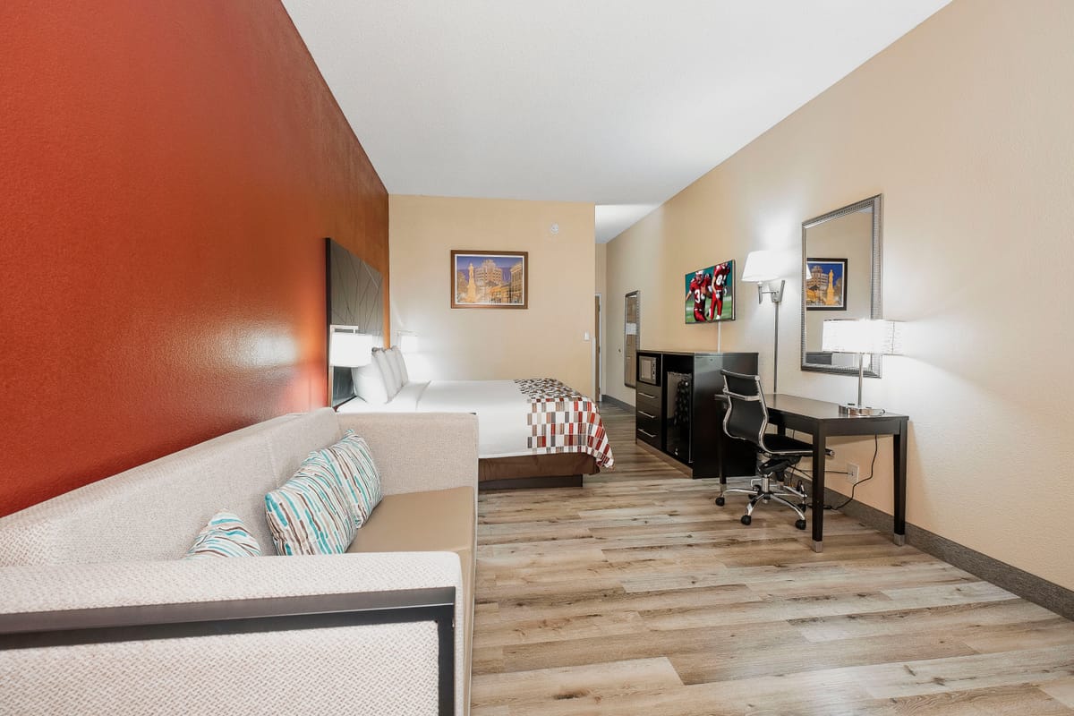 Red Roof Inn & Suites Macon — 3