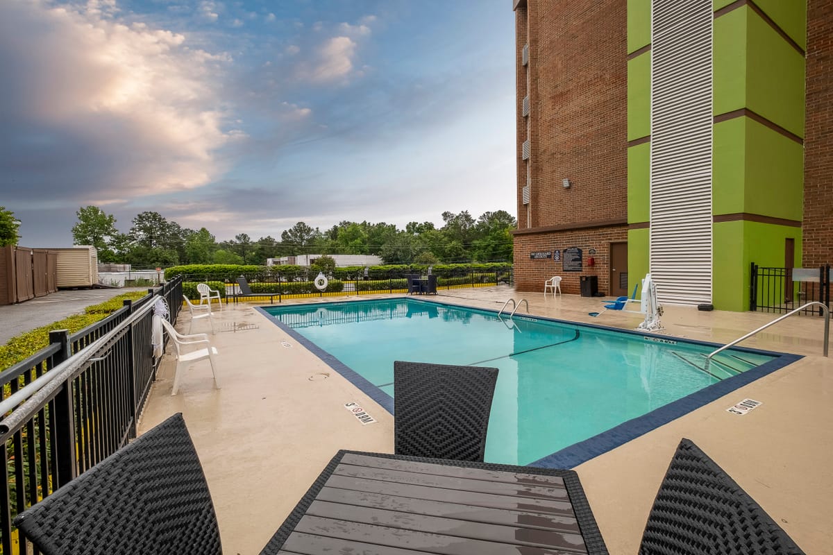 Red Roof Inn & Suites Macon — 5