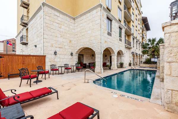 Comfort Suites Alamo/River walk — 2