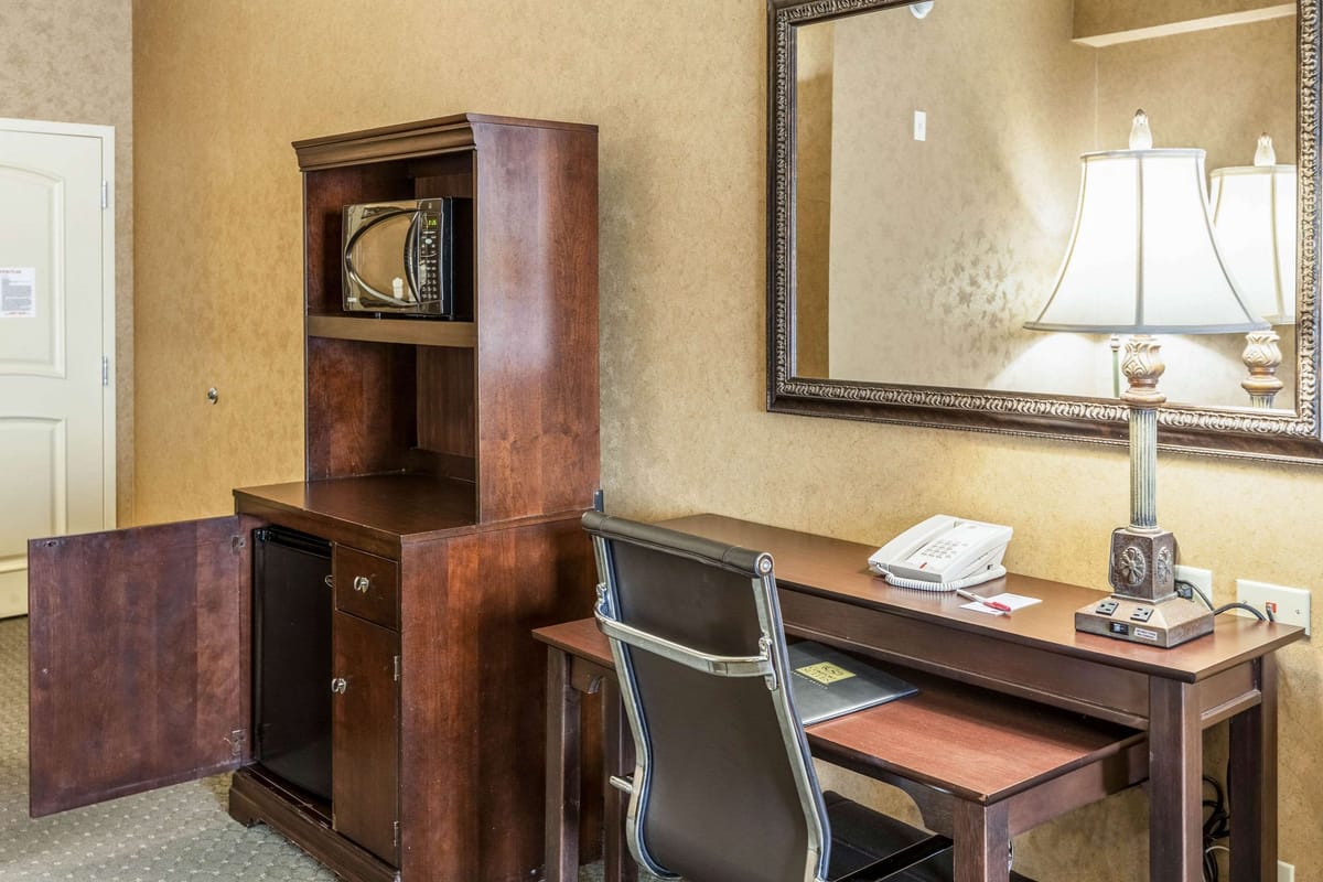 Comfort Suites Alamo/River walk — 5
