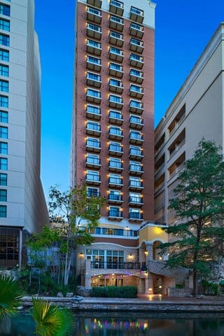 Courtyard by Marriott San Antonio Riverwalk — 1