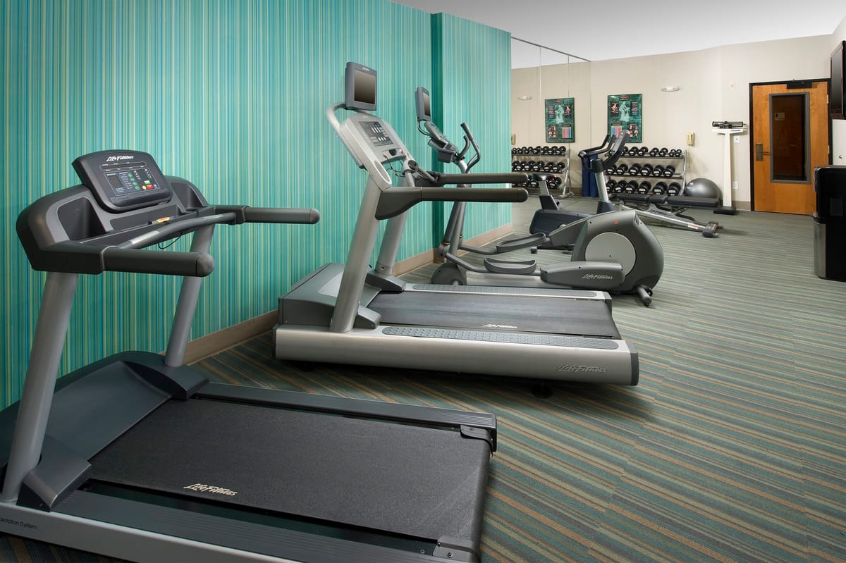 Holiday Inn Express & Suites San Antonio-Dtwn Market Area by IHG — 4