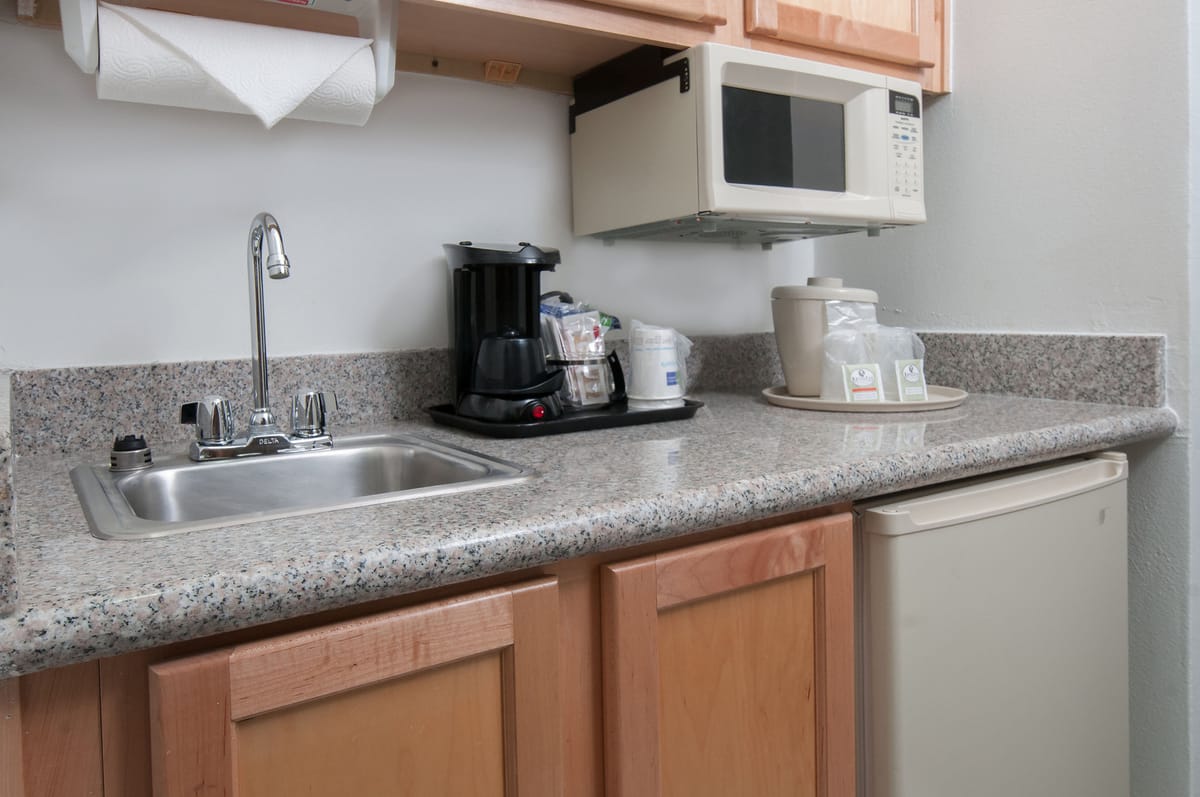Holiday Inn Express & Suites San Antonio Rivercenter Area by IHG — 3