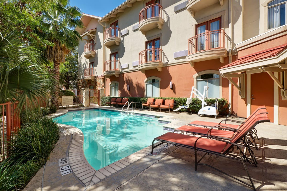 Hotel Indigo San Antonio-Riverwalk by IHG — 2