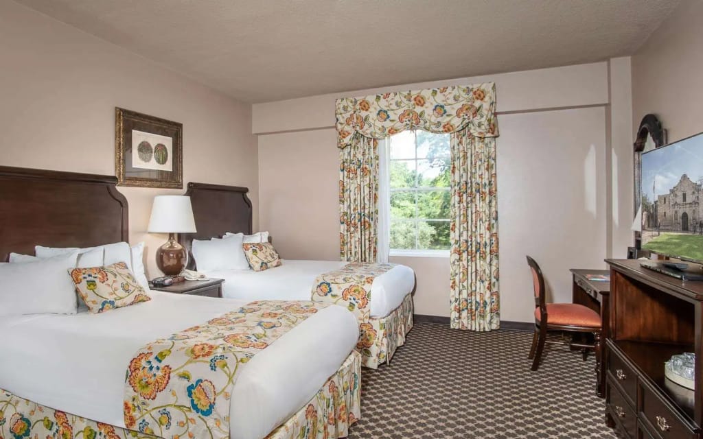 Menger Hotel — 4