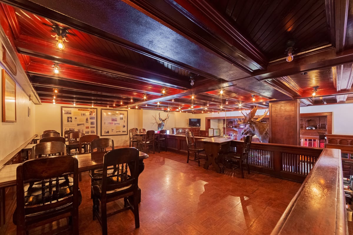 Menger Hotel — 5