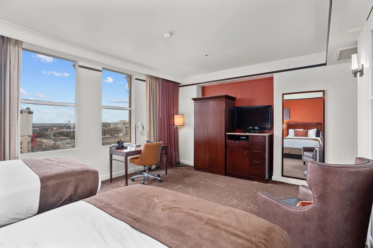 The Emily Morgan San Antonio - a DoubleTree by Hilton Hotel — 2