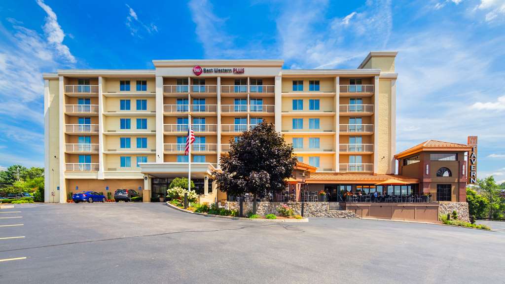 Best Western Plus Waltham Boston — 3