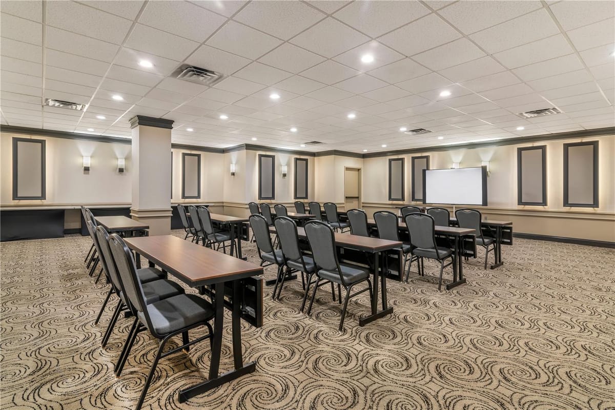 Best Western Plus Waltham Boston — 4