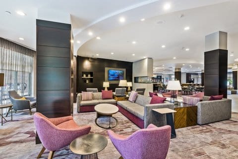 Courtyard by Marriott Boston Waltham — 3