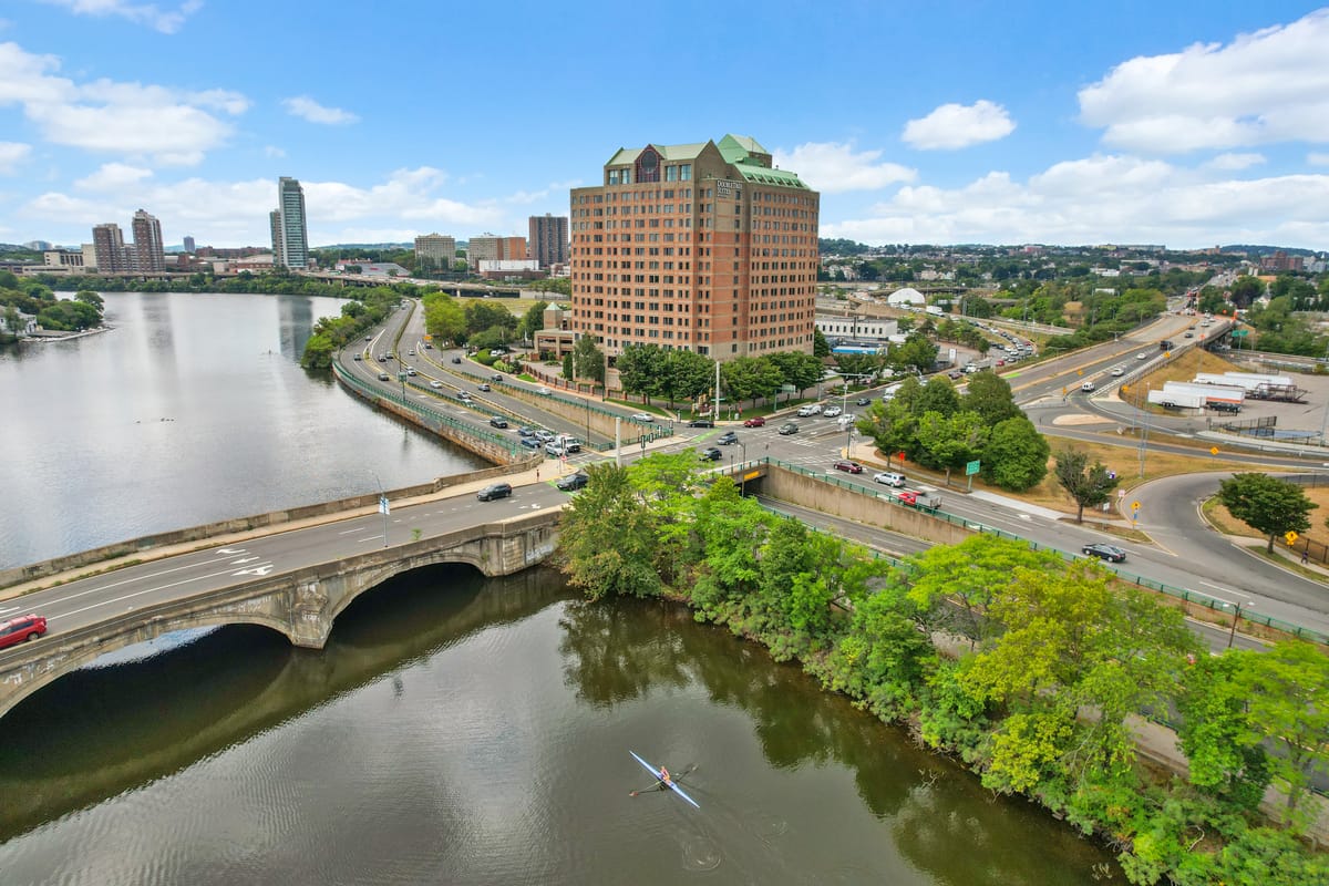 DoubleTree Suites by Hilton Hotel Boston - Cambridge — 2