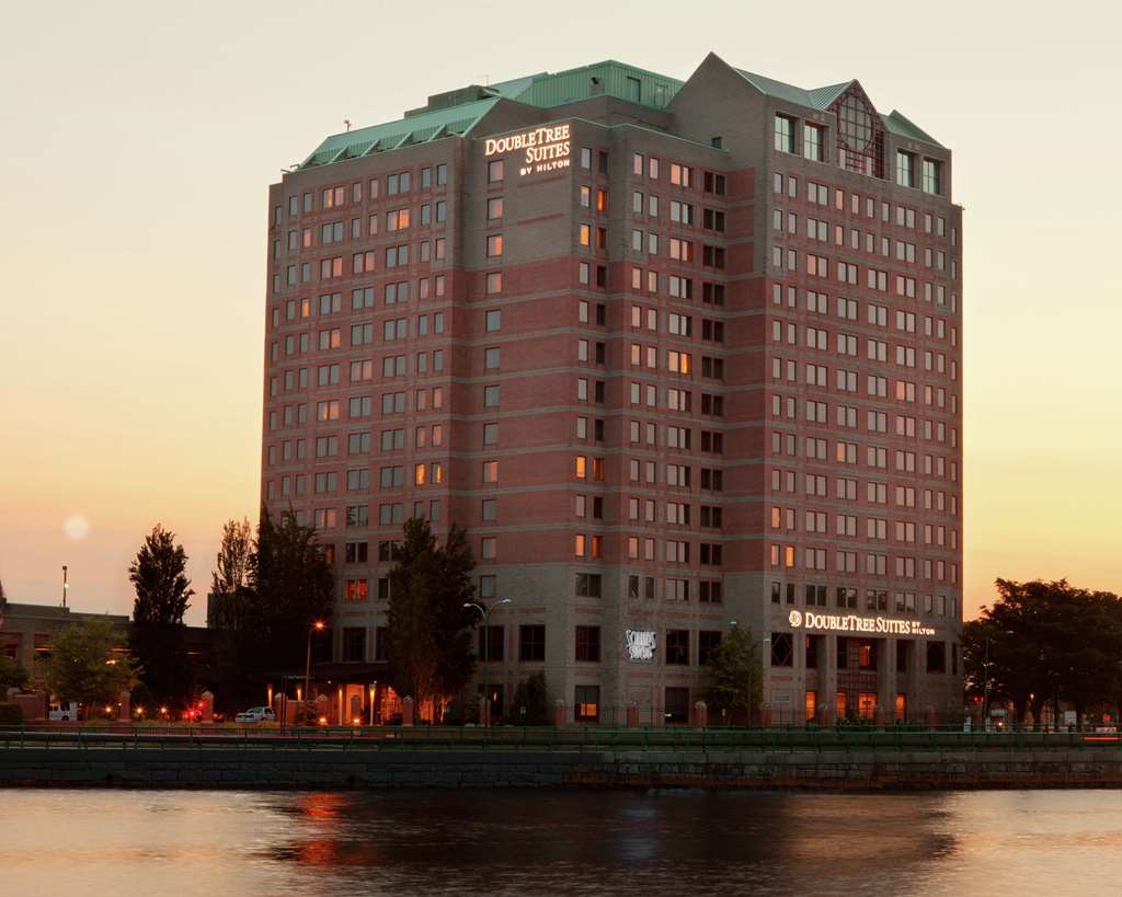 DoubleTree Suites by Hilton Hotel Boston - Cambridge — 3