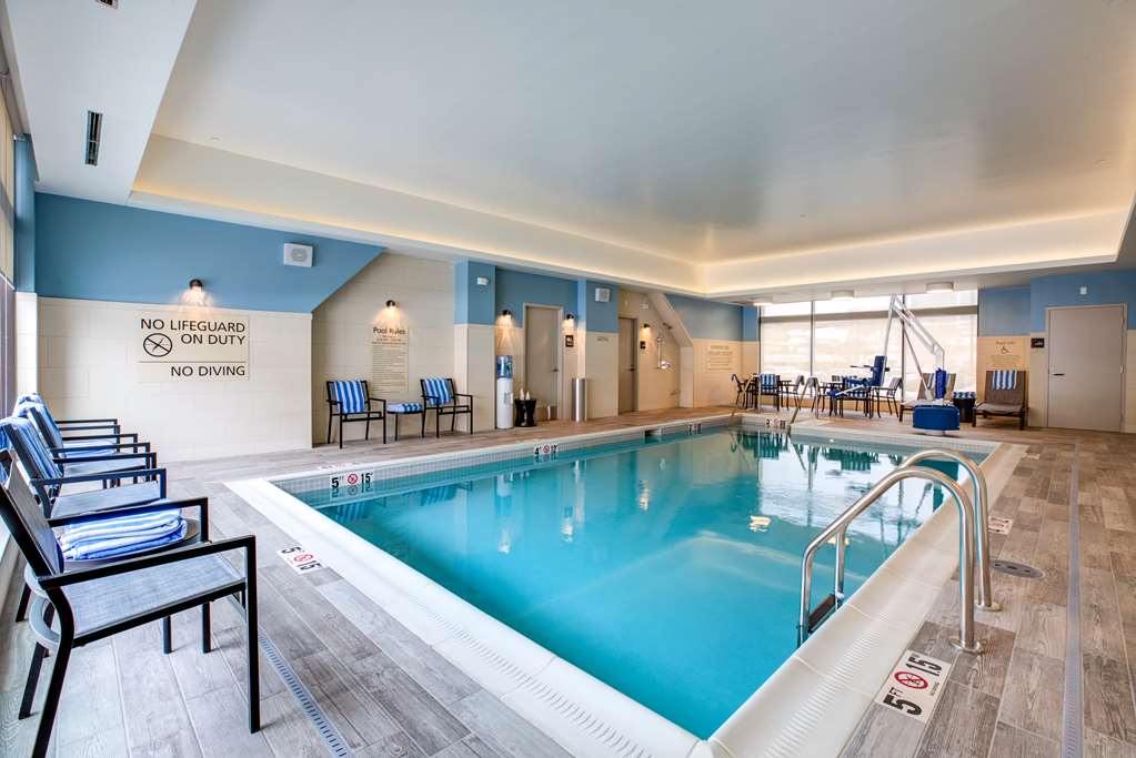 Hampton Inn and Suites Boston/Waltham — 3