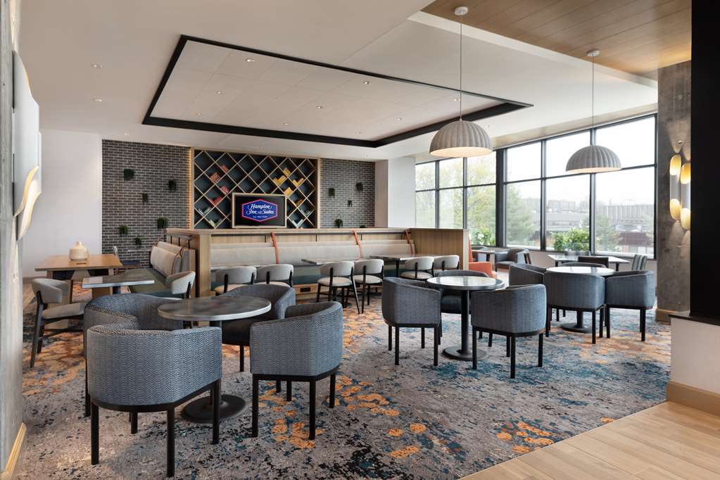 Hampton Inn & Suites Watertown Boston