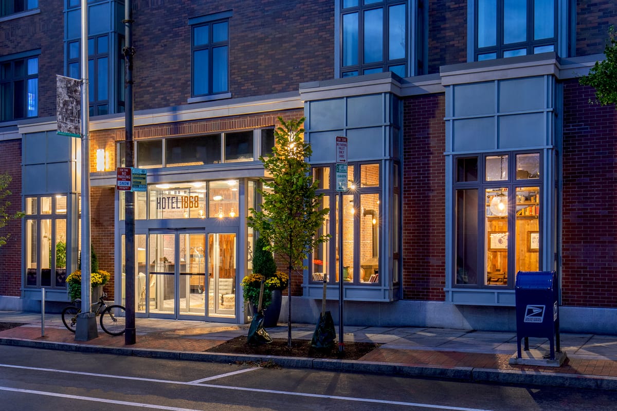 Hotel 1868 — 2