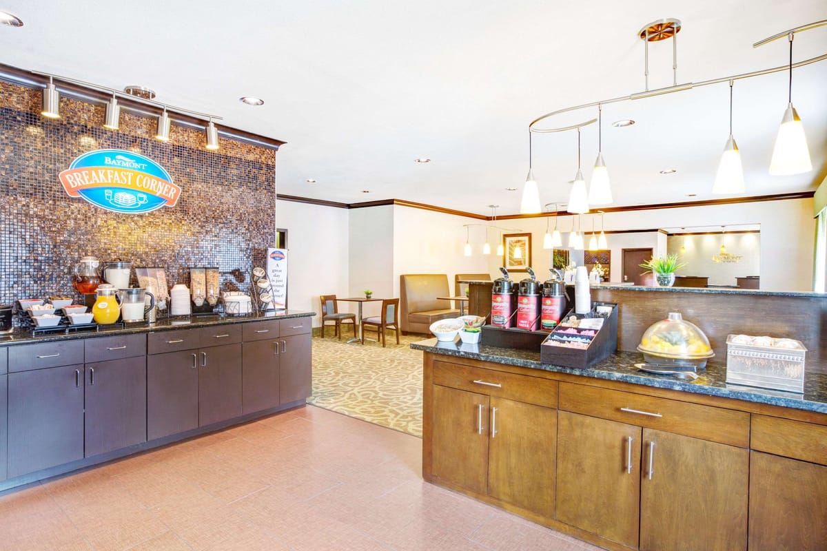 Baymont by Wyndham Dallas/ Love Field — 2