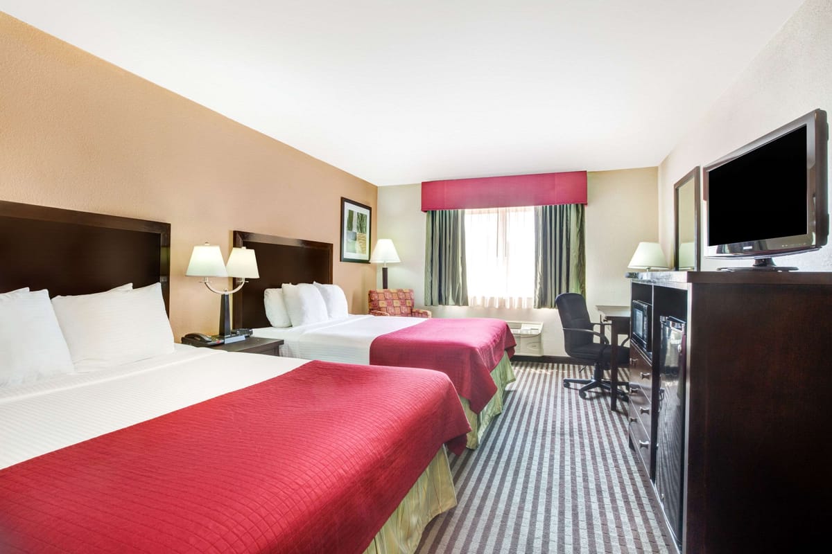 Baymont by Wyndham Dallas/ Love Field — 4