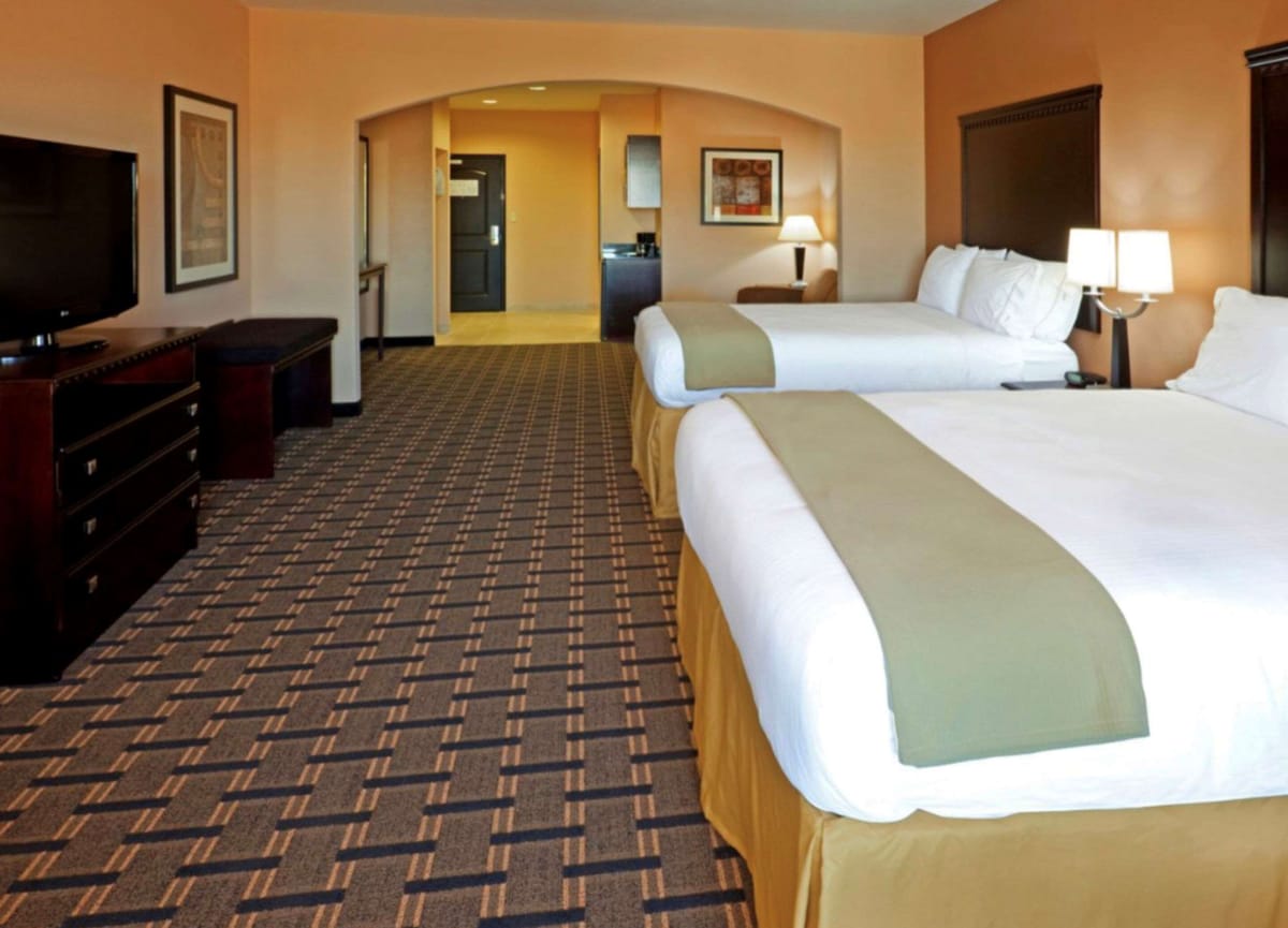 Comfort Inn & Suites Dallas Medical-Market Center — 2