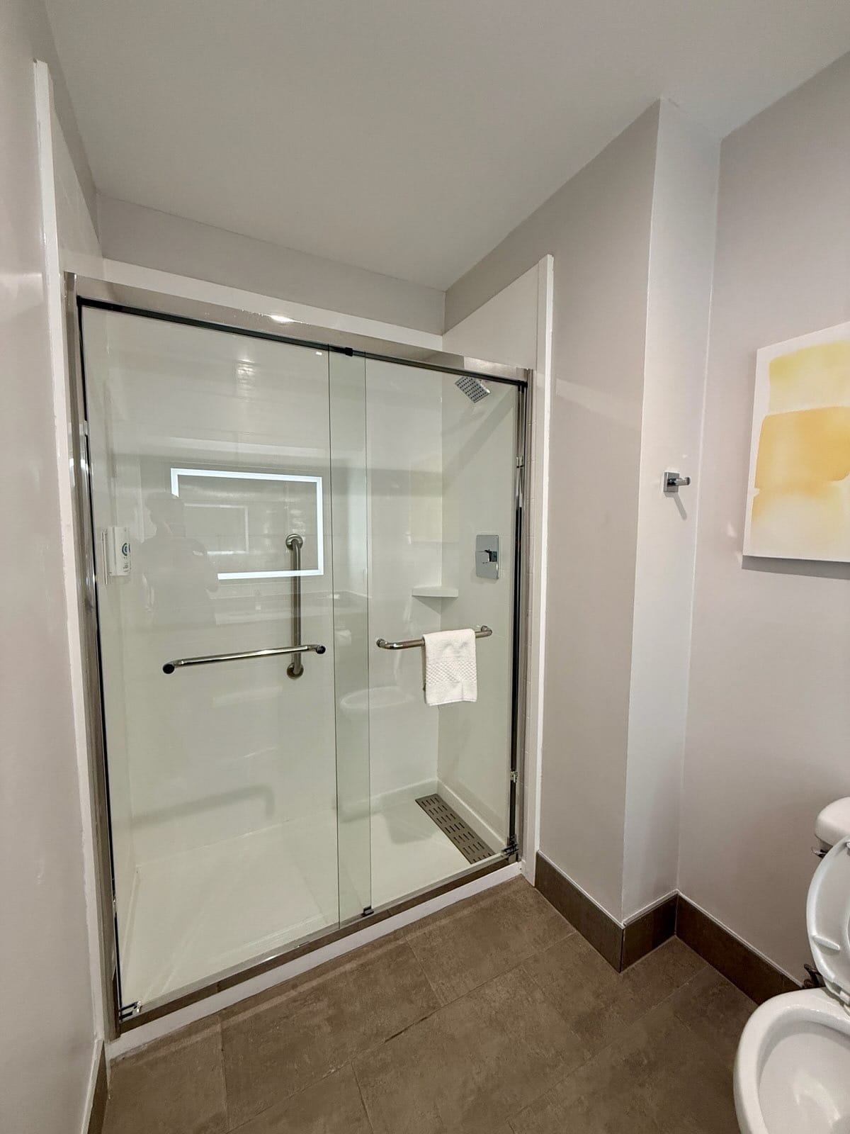 Comfort Inn & Suites Love Field-Dallas Market Center — 3