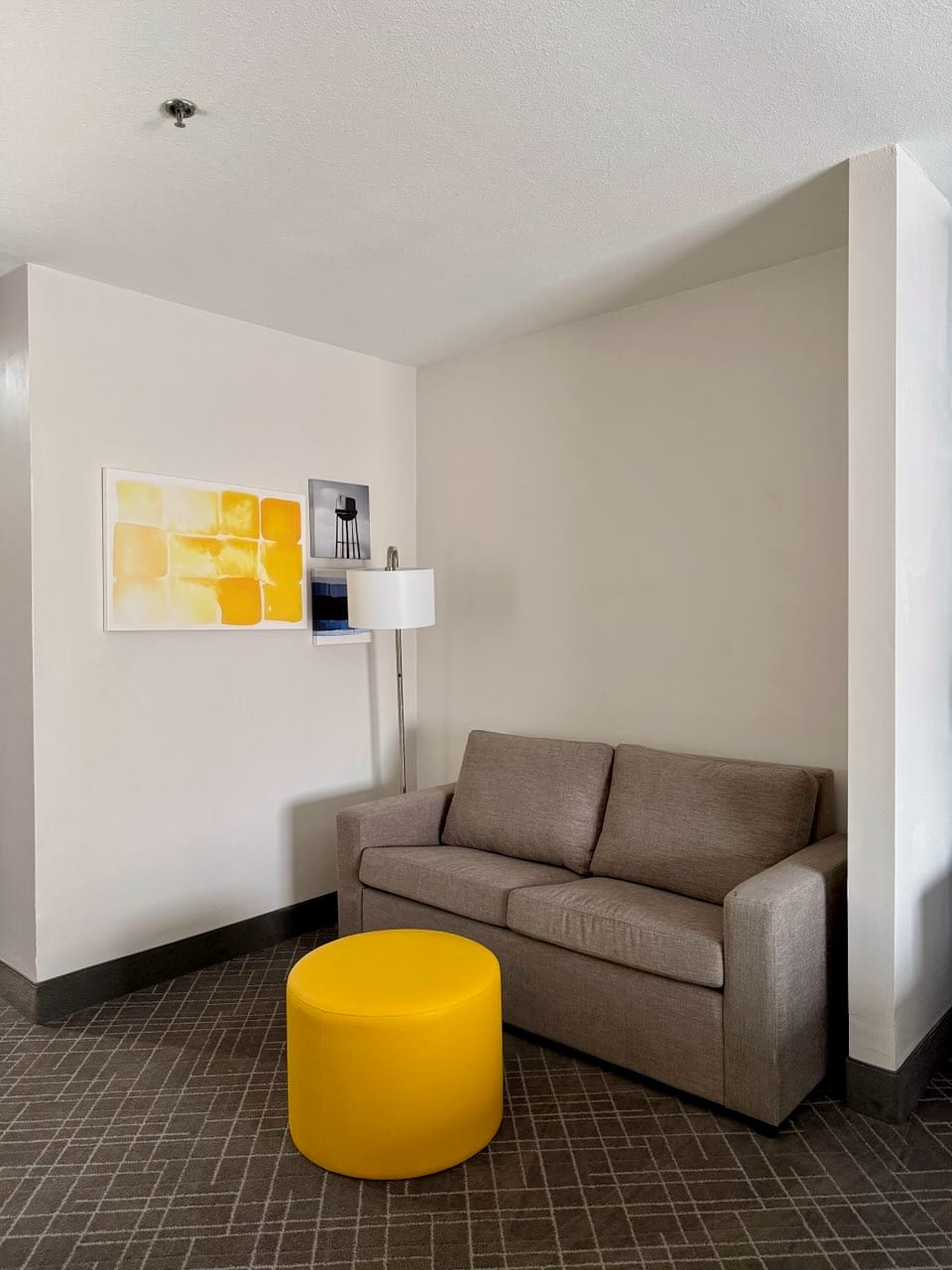 Comfort Inn & Suites Love Field-Dallas Market Center — 4