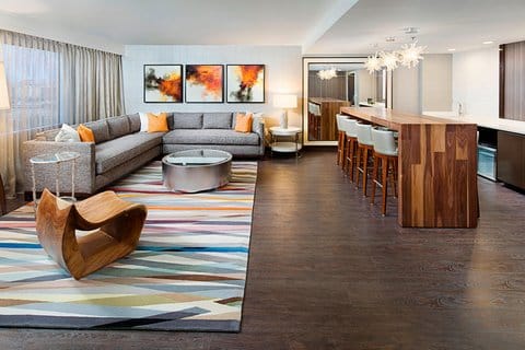 Dallas Marriott Suites Medical/Market Center — 2