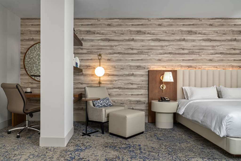 DoubleTree by Hilton Hotel Dallas - Love Field — 3