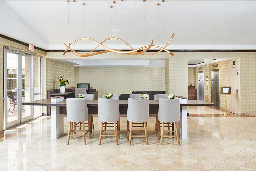 DoubleTree by Hilton Hotel Dallas - Market Center — 1