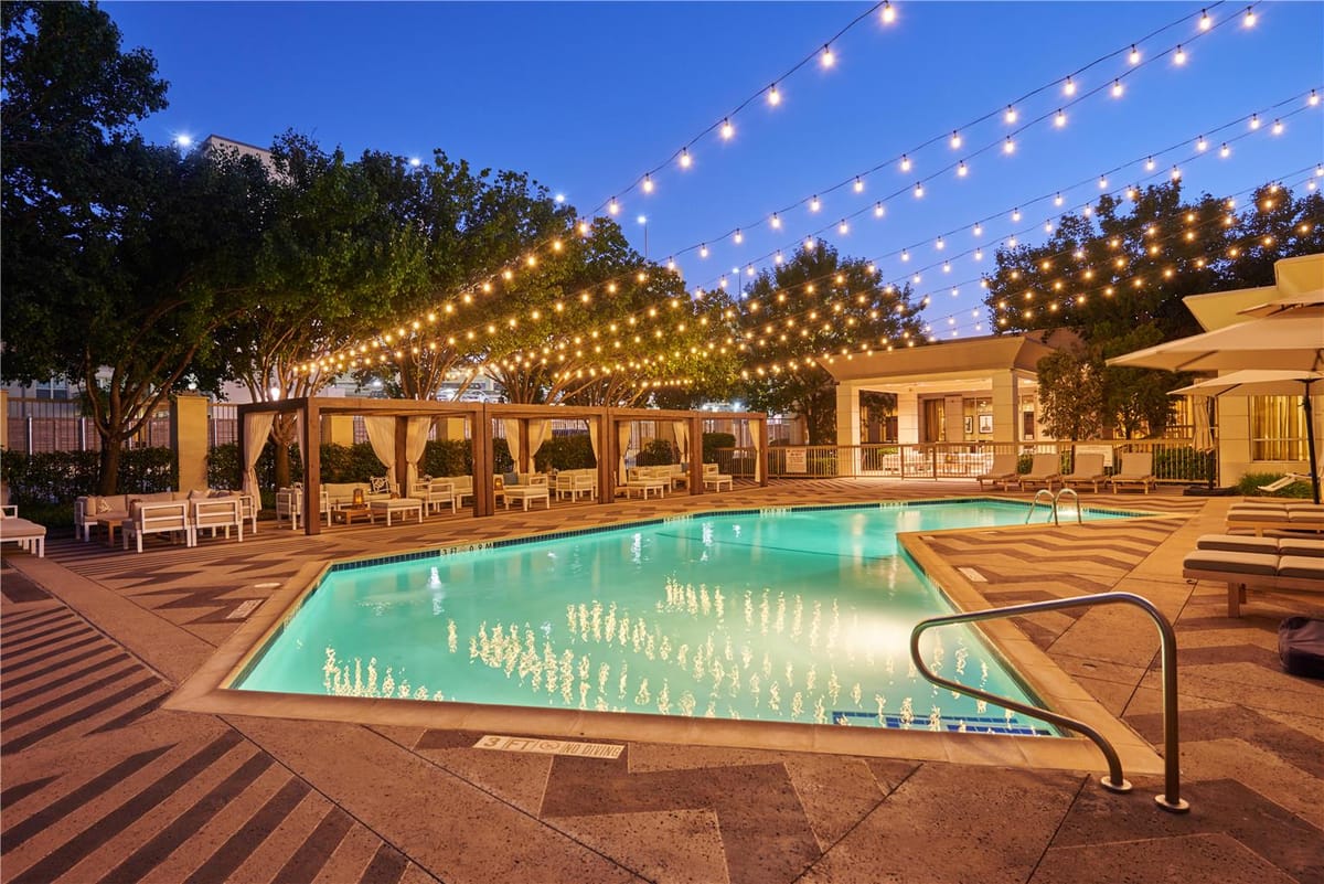 DoubleTree by Hilton Hotel Dallas - Market Center — 2