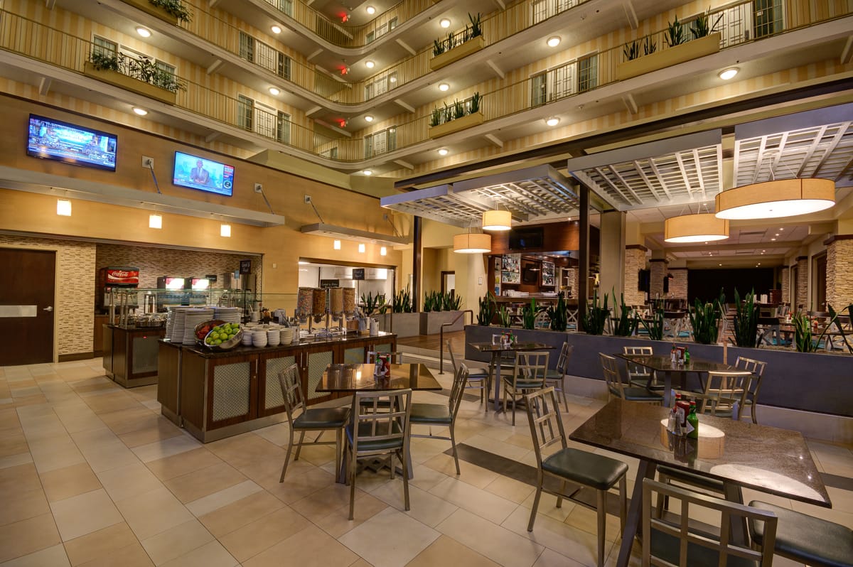 Embassy Suites by Hilton Dallas Market Center — 3