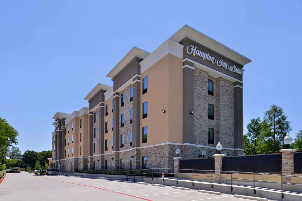 Hampton Inn & Suites Dallas Market Center — 1