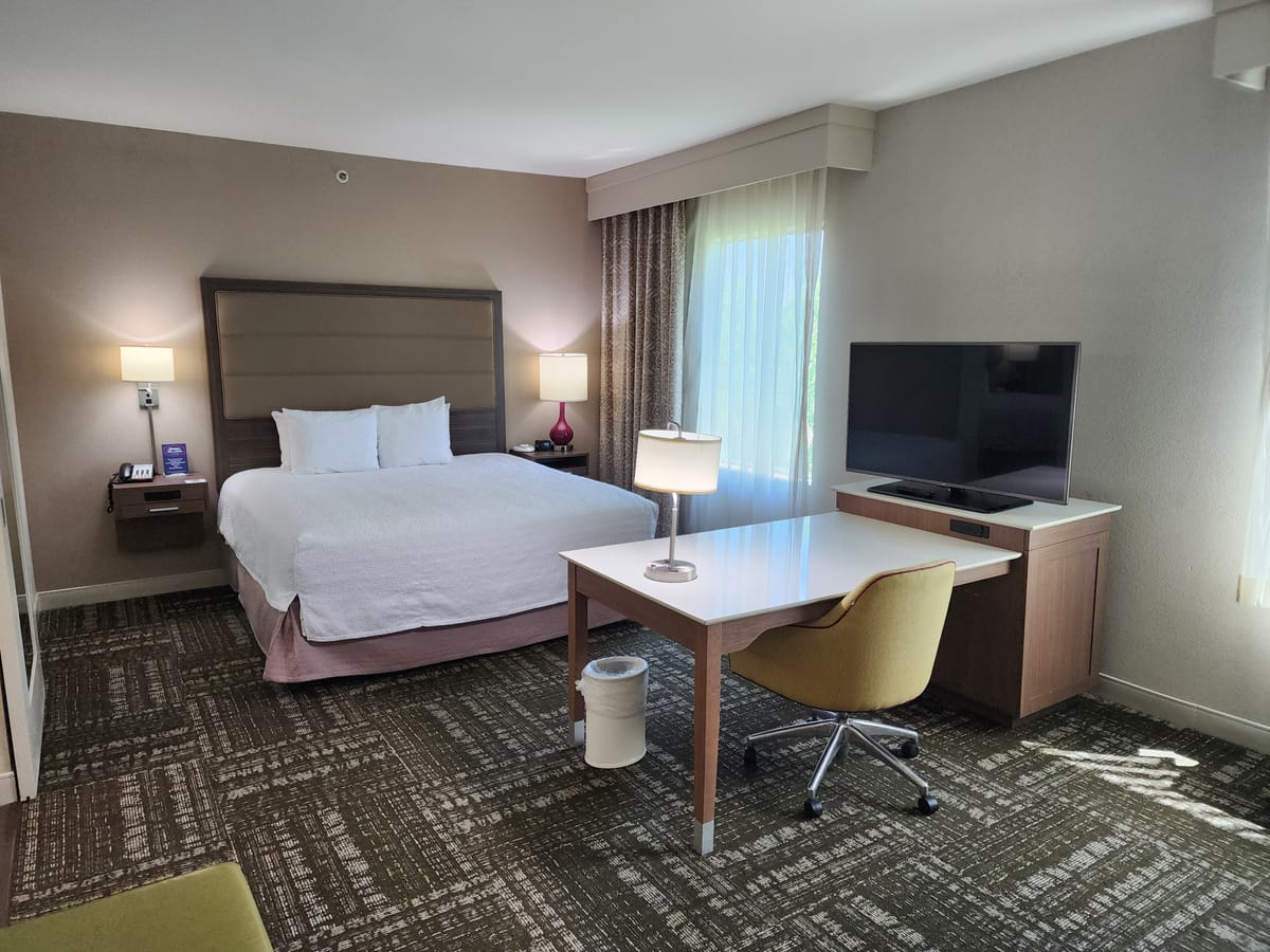 Hampton Inn & Suites Dallas Market Center — 3