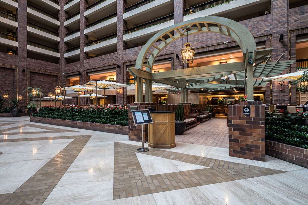 Hilton Anatole — 4