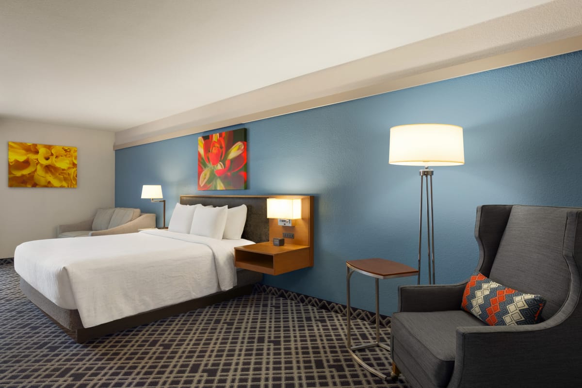 Hilton Garden Inn Dallas/Market Center — 2