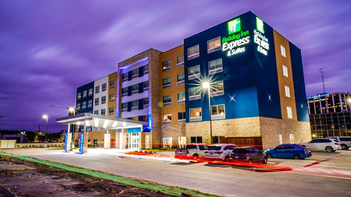 Holiday Inn Express & Suites Dallas Market Ctr - Love Field by IHG — 1
