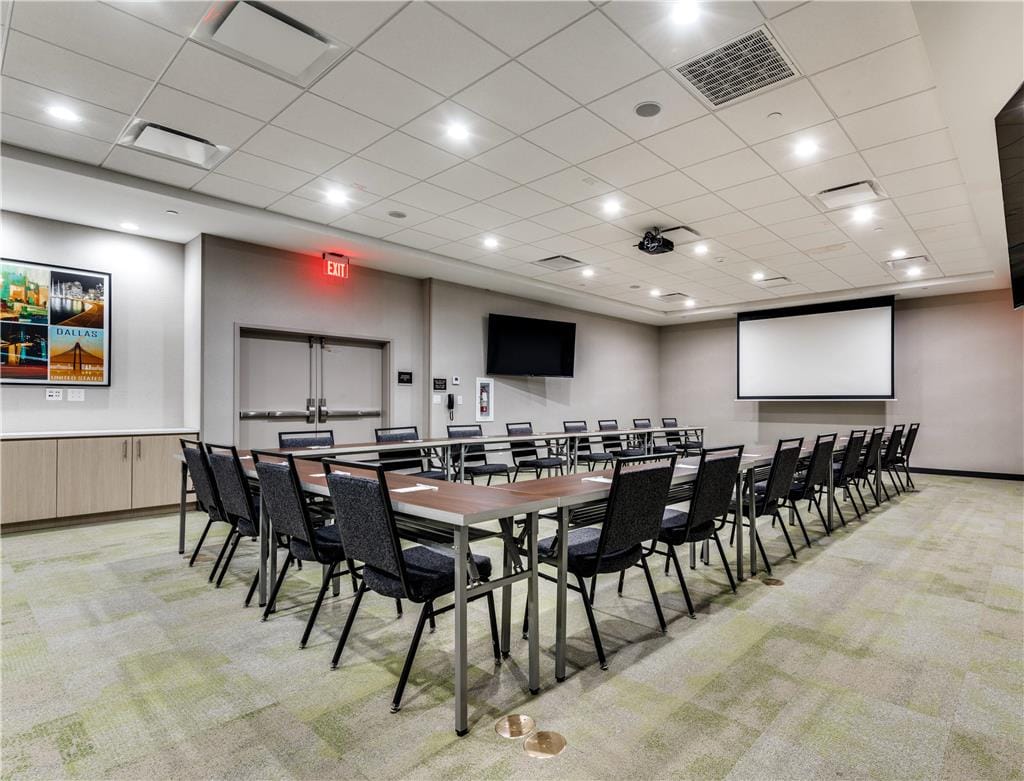 Home2 Suites by Hilton Dallas Medical District Lovefield — 5