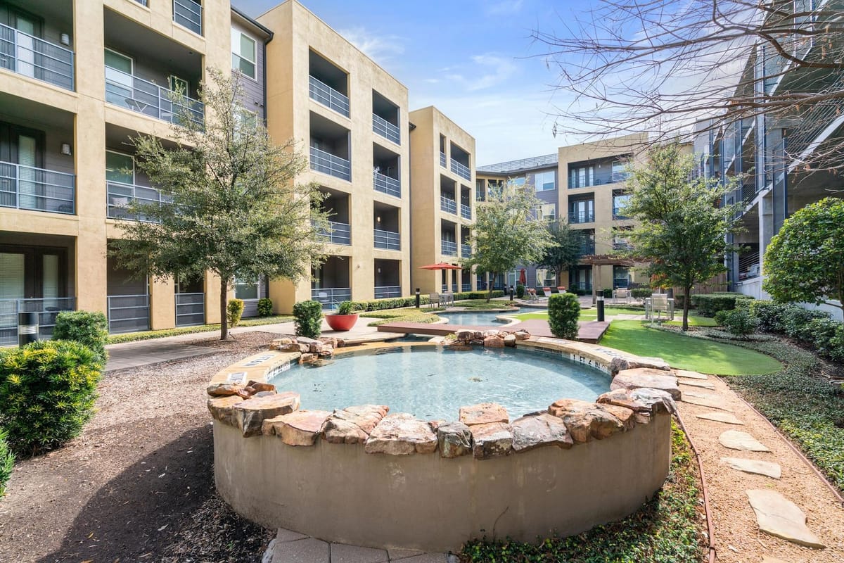 Kasa Love Field-Medical District Dallas — 3