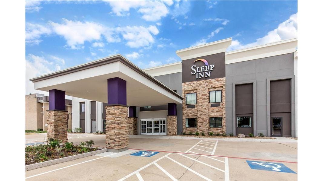 Sleep Inn Dallas Love Field-Medical District — 2