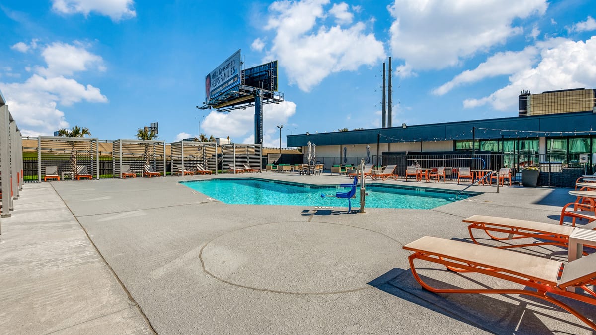 Staybridge Suites Dallas Market Ctr Love Field by IHG — 5