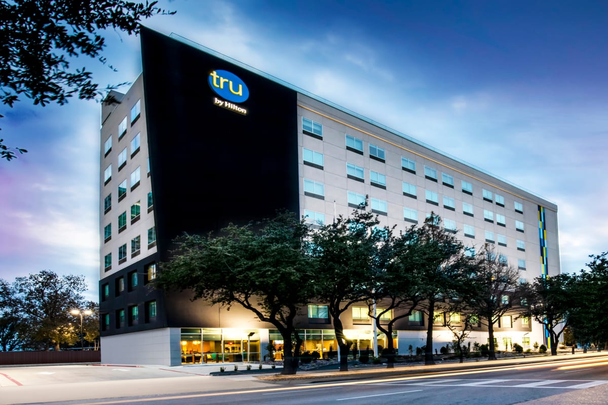 Tru by Hilton Dallas Market Center — 1